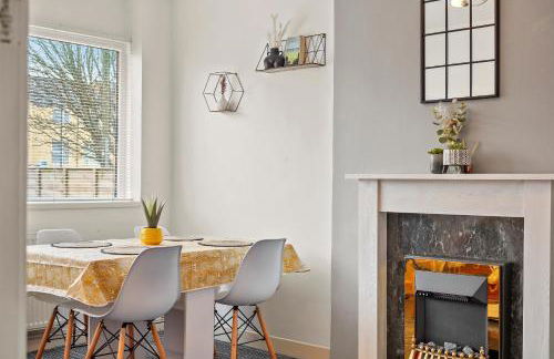 Private 2Bed-Parking & Garden-By FabAccommodation - Foto 13