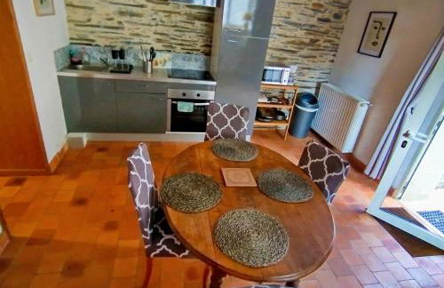 Logement Aubance dans charmante longère avec piscine en partage - Foto 2