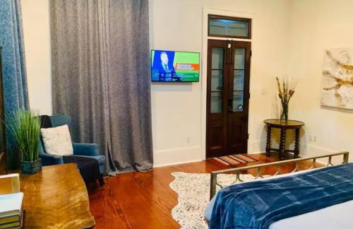 Charming Creole Cottage 2 Blocks Across Rampart St from French Quarter - Photo 17