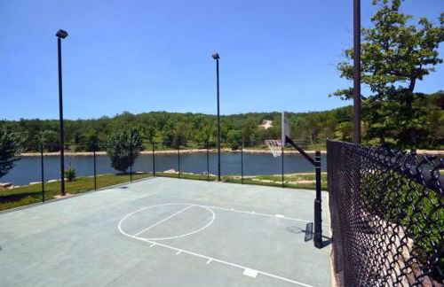 Couples Condo Retreat Overlooking Golf Course - Foto 6