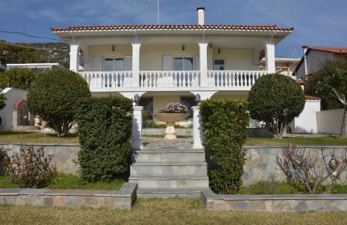 VillaVita Modern 3BR,Garden & BBQ, Walk to Beach - Foto 1