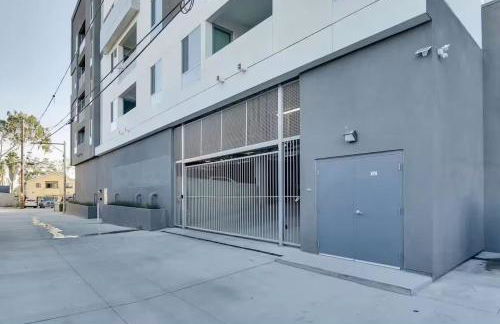 Luxury Living in N Park, 2BR, King Beds, Parking - Foto 2