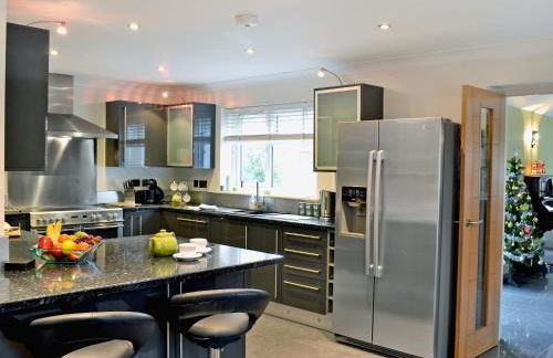 Oswald House - Photo 5