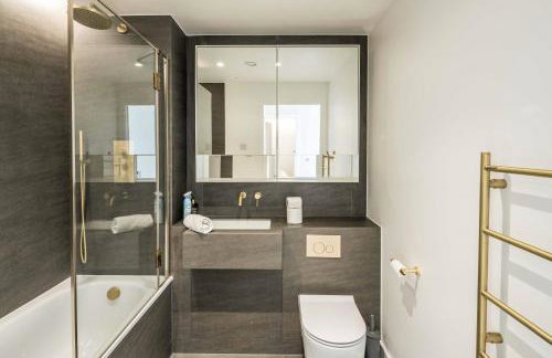 Modern 3-Bedroom Apartment near Kings Cross & Coal Drops - Photo 15