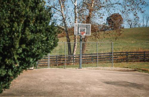 Majestic Home in Hocking wPool Jacuzzi Basketball - Foto 43