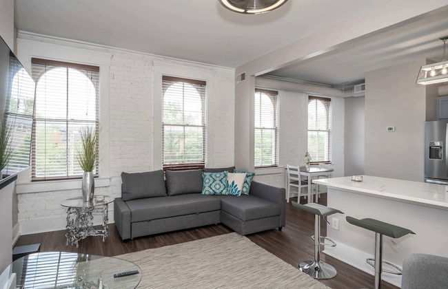 Heart of Mainstrasse Apt 4 - Photo 1