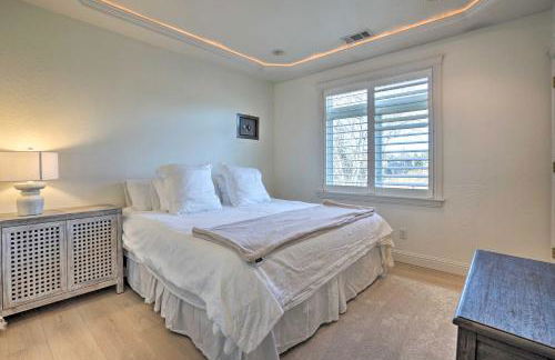 Luxe Getaway with Riverfront Views in Grants Pass! - Foto 16