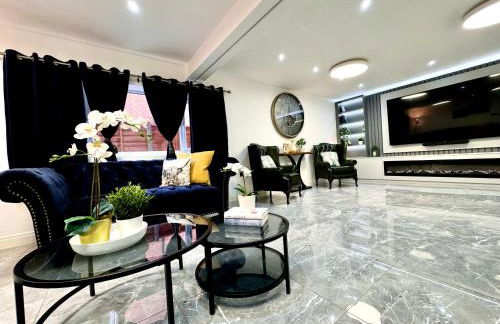 Lux 7 Bedroom residence - Photo 19