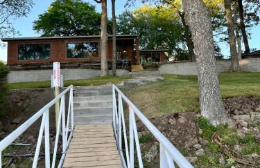 Newly Renovated 4B, 2.5 bath Lakefront home with South Grand Lake Views and dock - Foto 56