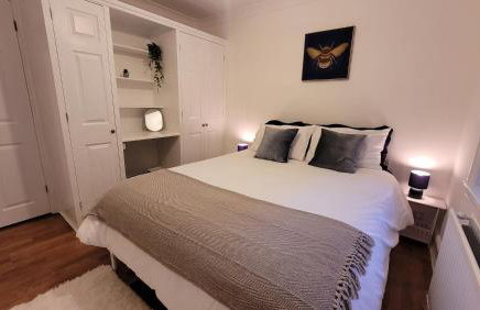 Entire house with garden 5 mins from the tube - Foto 5