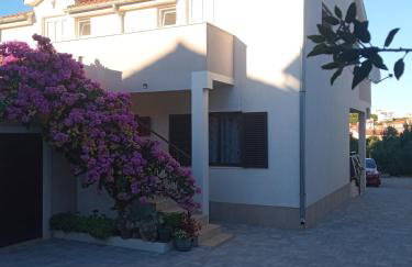 Apartments Lavanda - free parking and grill - Foto 50