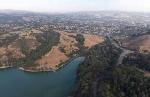King Suite, 5 Queen beds Spacious Modern Home - Foto 38