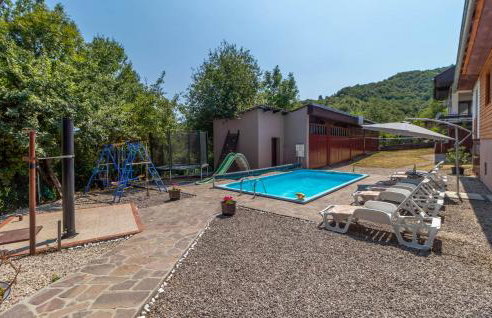 4 Bedroom Stunning Home In Plaski - Foto 14