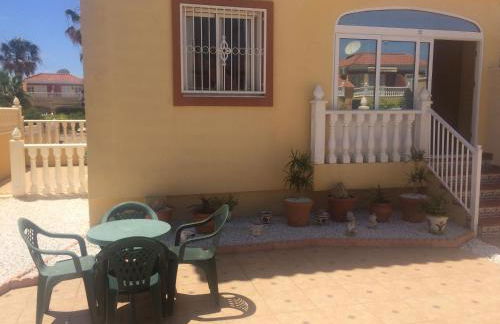 Torrevieja, La Torreta Ground Floor Apartment with Large Private Patio Garden - Foto 11