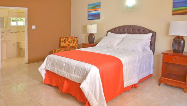 Runaway Shores - Photo 3, Room