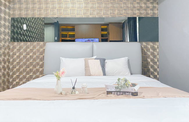 Homey And Cozy Living Studio At West Vista Apartment - Photo 1