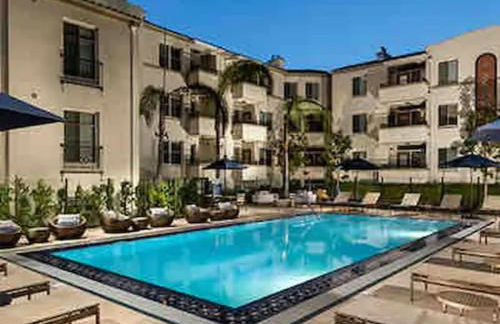 Lux One Bedroom Condo with Garden View - Photo 26