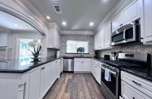 Sensational 6 Bedroom 4 Bathroom Pool Home (3 Master Bedrooms W/bathrooms) - Foto 44