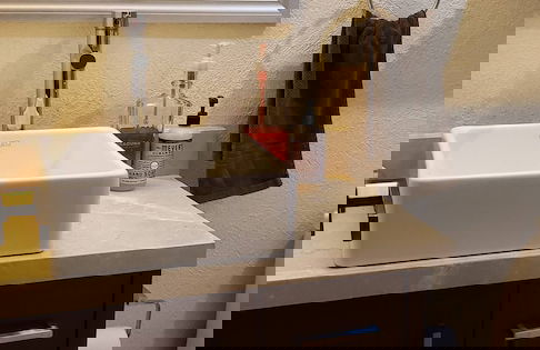 Beautiful Condo With Pool and Close to the Beach - Foto 9