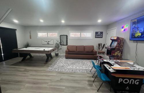 Half ACRE Lux Pool SPA with FIREPIT ARCADE Grill Sleeps 40 - Foto 20