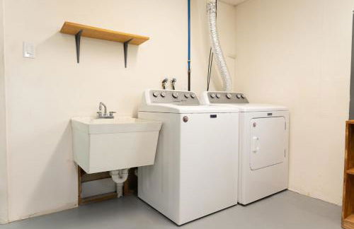 Charming 3BR Home With a Deck and Yard - Photo 11