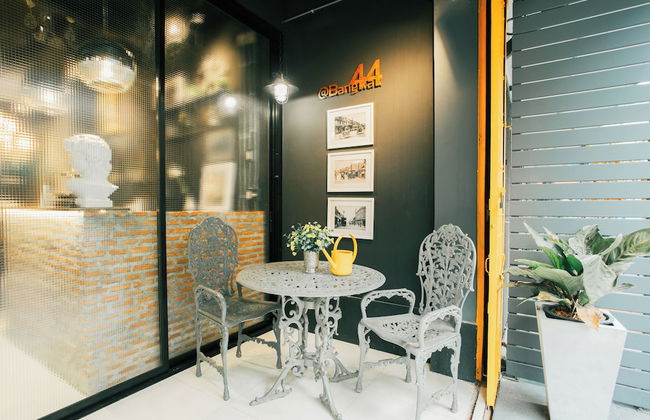 At 44 Bangrak - Photo 18