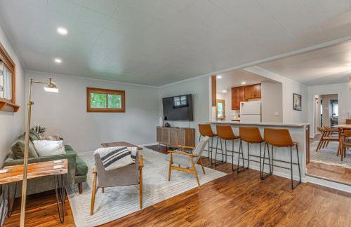 Beautiful 3BR Home Near Lake MI - Photo 21