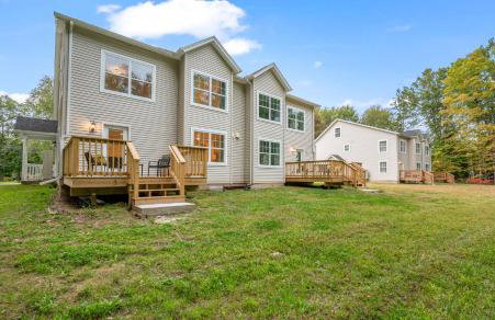 Huge 10BR Family Stay, Sleeps 20 in Bloomfield, CT - Photo 36