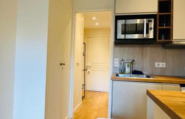 Studio with Balcony 800m to Trocadéro and Tour Eiffel - Photo 4
