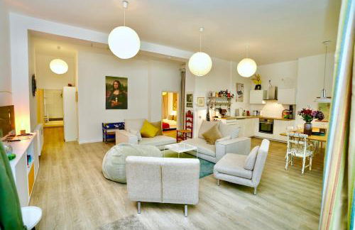 Stylish Quiet City Oasis near Cologne Central Station - Foto 1