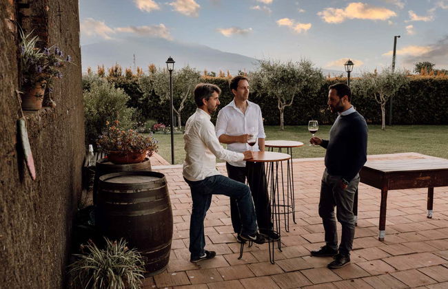 Cata de vinos en la bodega Etna Urban - Foto 5