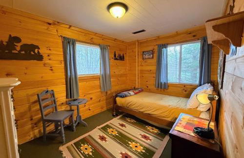 4M Cozy A-Frame in Bethlehem, NH - Fireplace, Firepit & Close to Skiing & Trails, Dogs welcome! - Photo 25