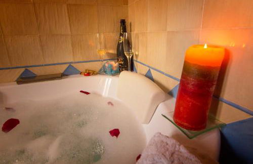 Romantic house for 2 or 4 people with jacuzzi - Foto 10