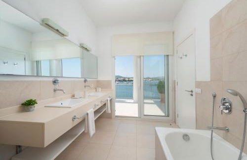 NEW! Villa ESPERANZA, Can Marilla, Front Sea View, Pool, AC, BBQ - Foto 31