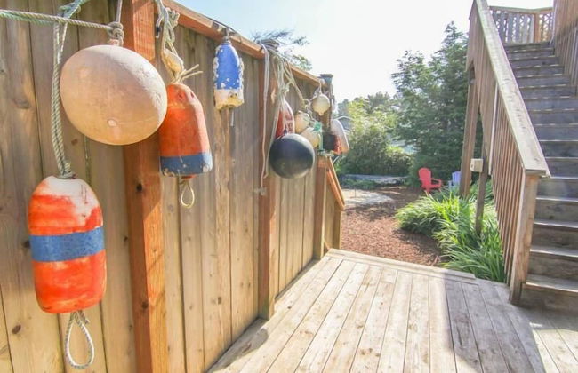 Lola's Lighthouse - Photo 27