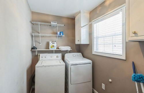 Exquisite 5-BR Estate on 7 Acres with Private Pond - Foto 29