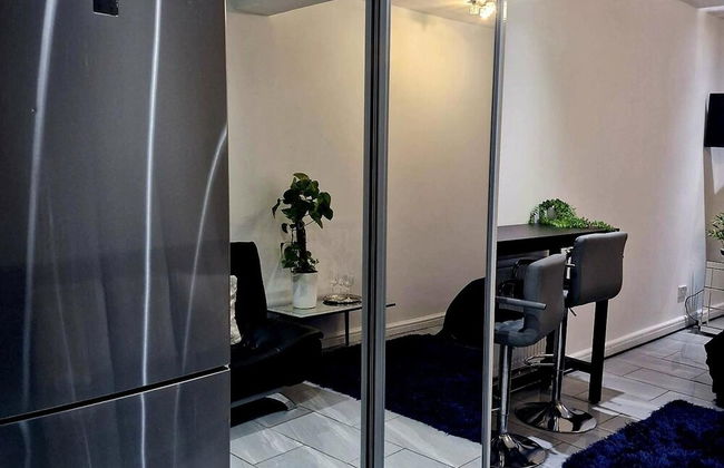 Seaside Escape - Sleeps 4 - Pets Ok - Free Parking - Photo 21