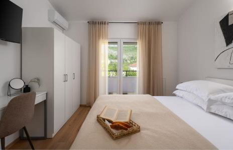 VILLA ROKO with 4 bedrooms, 32sqm heated pool - Photo 21