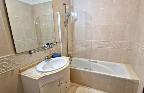 Jasmine apartment next to Meia Praia Beach - Foto 8