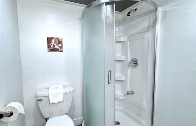 Divya Sutra Plaza and Conference Centre, Vernon, BC - Foto 48