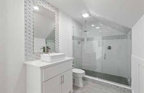 Brand NEW Expansive Coastal Home w/ Custom Furnishings Sleeps 15 - Photo 50