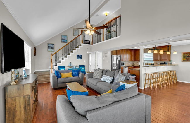 Backyard Oasis Hot Tub and 2 Shaded Decks - Foto 32