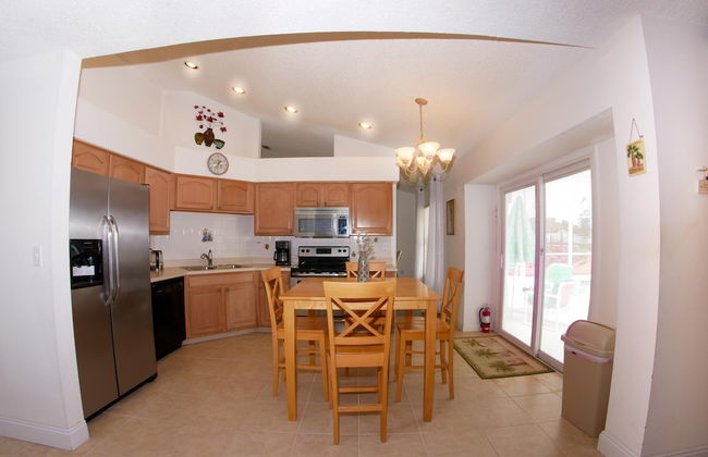 Large Pool With Jacuzzi, Near the Disney Attractions!! - Foto 5