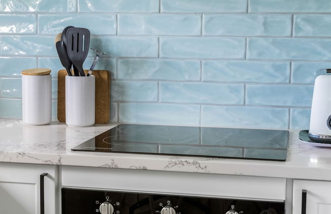 Inner City Retreat - WiFi - Netflix - Photo 21