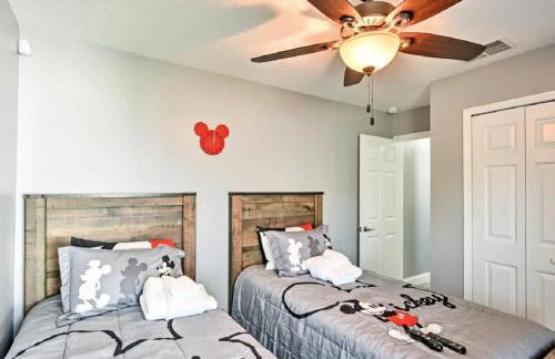 Luxury Retreat with 2 Master Suites Pool & Hot Tub BBQ Pool Table 2 Miles Disney - Foto 38