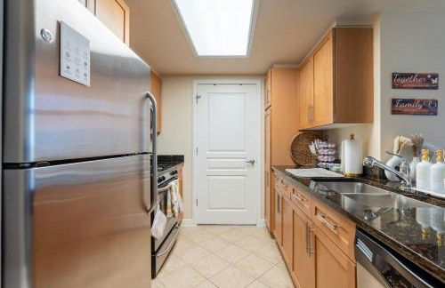 Luxury Stay-Free Parking-Amazon HQ-Nearby DC-Wifi-Pool-Gym - Photo 32