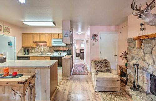 Red River Ski Condo on Main St - Mtn View! - Foto 8