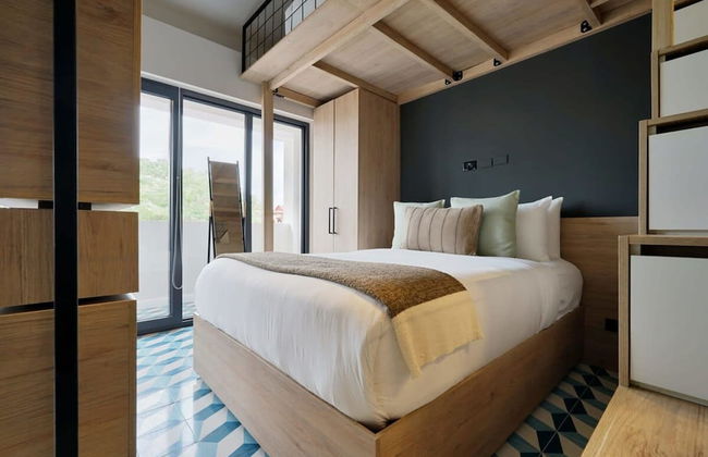 w Comfy Loft in Santa Ana - Photo 7