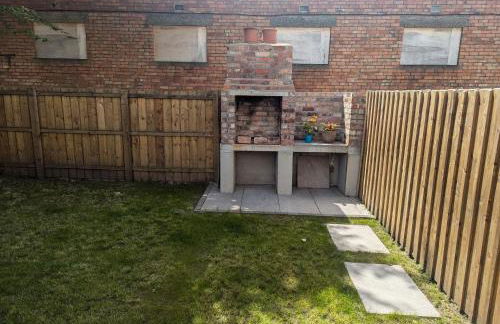 Charming Character House in Beautiful Neighborhood - Foto 29