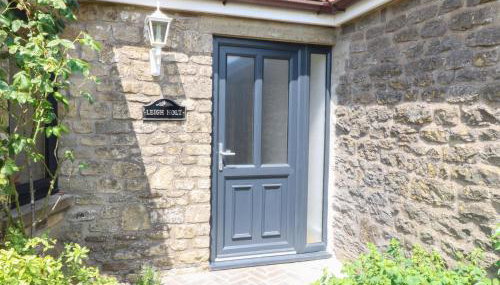 Leigh Holt - Photo 2